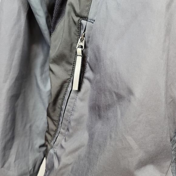 MEC Running & Fitness Wind Jacket Size MED - Picture 10 of 10